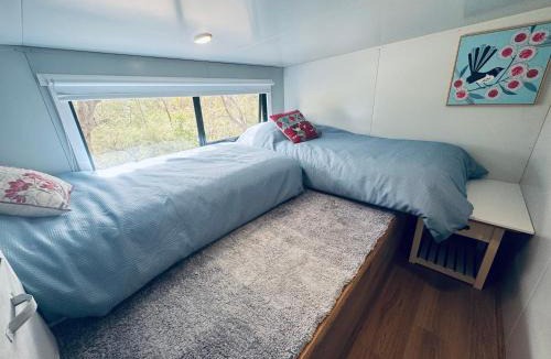 Glenrowan Apartment | Tiny House Glenrowan - Kingfisher Eco Retreat
