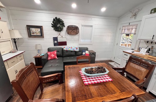 Etoile Cabin | Tiny house in Etoile steps from Lake Sam Rayburn