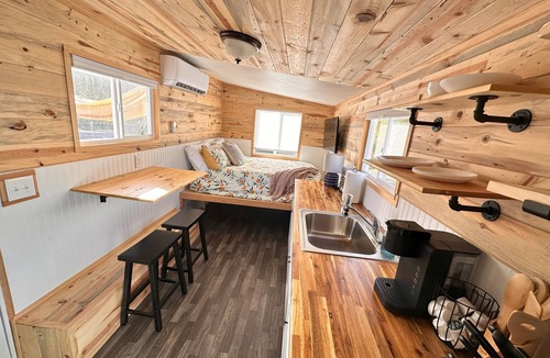 Ruch Apartment | Tiny House in Jacksonville