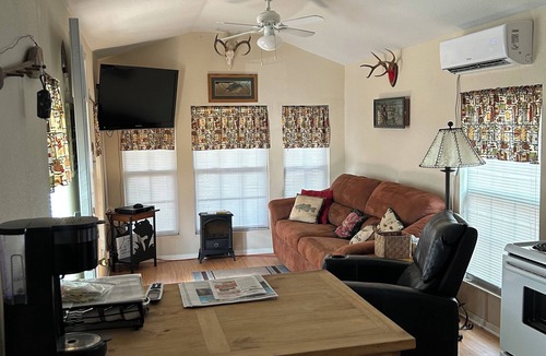 Yantis Cabin | Tiny House lake front on FORK