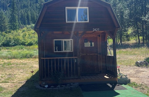 Evans Cabin | Tiny House Lake Roosevelt