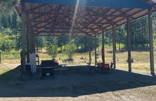 Evans Cabin | Tiny House Lake Roosevelt