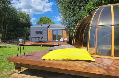 Yvias Cabin | Tiny house Private Jacuzzi Dome