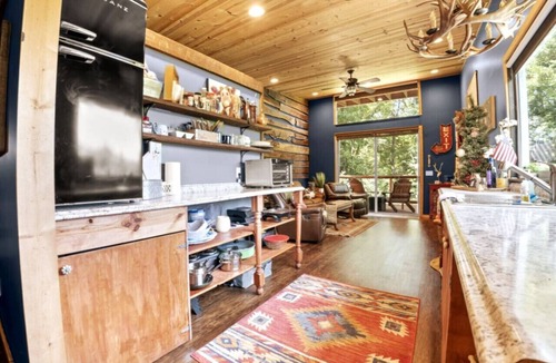 French Village House | Tiny House! Relaxing Country Getaway.