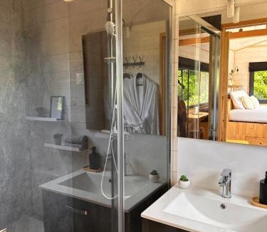 Lafrancaise Other | Tiny house romantique avec bain nordique