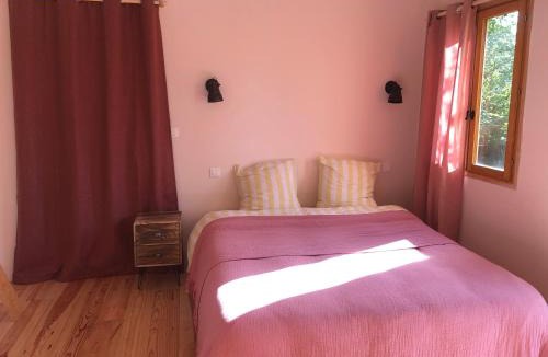 Saints-en-Puisaye Ski Chalet | Tiny-House sous les arbres et les oiseaux