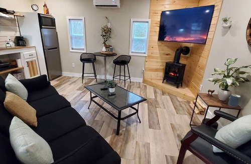 Comfort Apartment | Tiny house (studio) and camper in campsite, accommodates 6 people total!