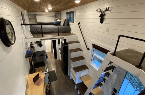 Mirrormont Apartment | Tiny House Tranquil Forest Retreat