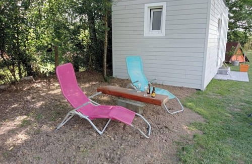 Saint-Roch House | Tiny house under an oak tree