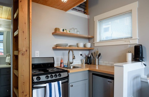 Phinney Ridge Cottage | Tiny House