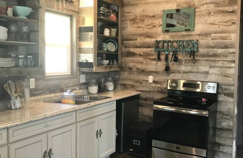 Irwin House | Tiny House -Valley Village