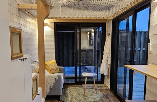 Boigny-sur-Bionne Cabin | Tiny House with private Spa