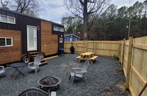Southwest Raleigh House | Tiny House with 4 beds - 5 minutes from Hwy 440