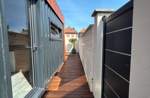 Valenciennes Apartment | Tiny house with private terrace. Complete accommodation with independent access.