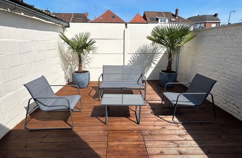Valenciennes Apartment | Tiny house with private terrace. Complete accommodation with independent access.