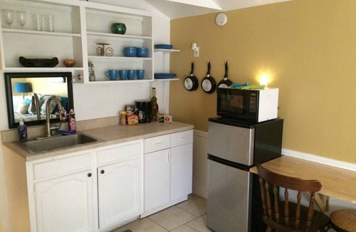 Jefferson Apartment | Tiny House with private yard