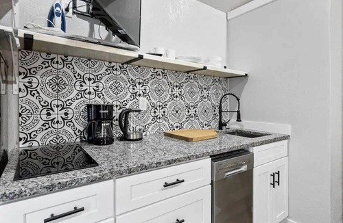 Regis Apartment | Tiny House with Private Outdoor Space, Location!