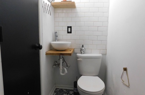 Southwest Raleigh Apartment | Tiny loft in heart of downtown Raleigh