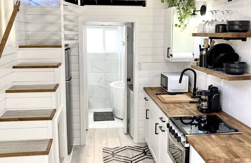 North Decatur House | Tiny Medlock, a cozy haven!