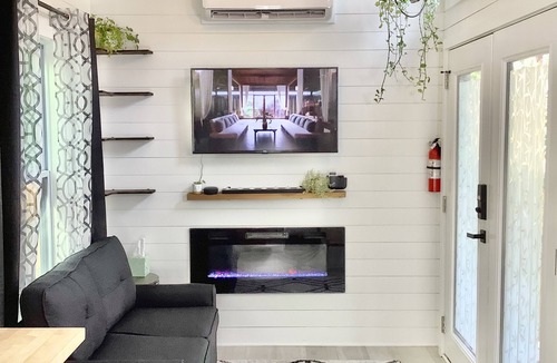 North Decatur House | Tiny Medlock, a cozy haven!