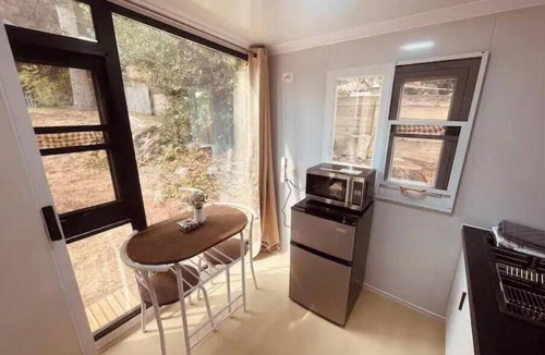 Edmonds Cabin | Tiny Oasis with all the amenities!