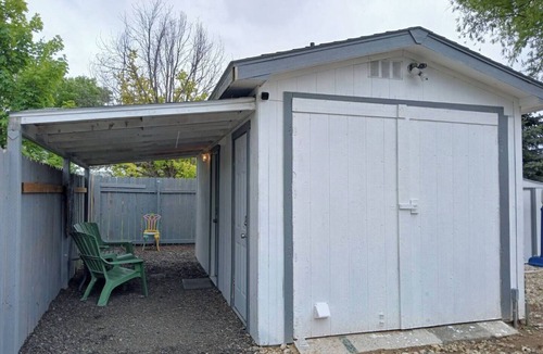 Nampa House | Tiny Retreat by the Park