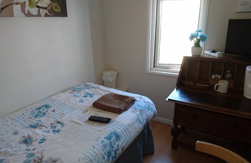 Harlington House | Tiny Single shared bathroom Room ssbyr