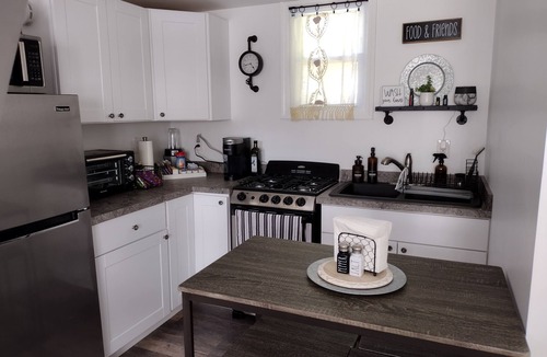 Alden Cottage | Tiny Spa Cottage Retreat