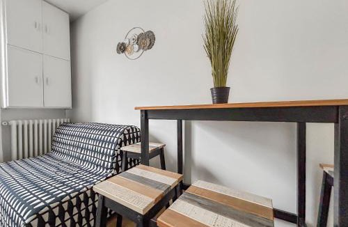 Aubervilliers Apartment | Tiny Studio, proche métro & Stade de France