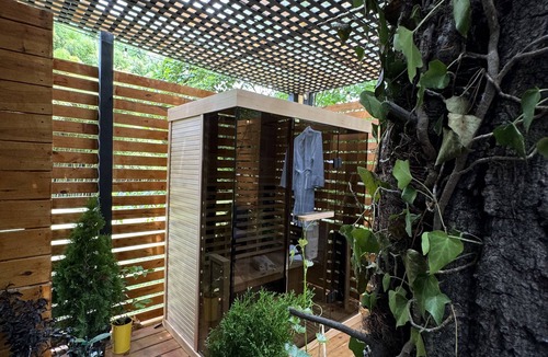 Rosedale Apartment | Tiny tree house