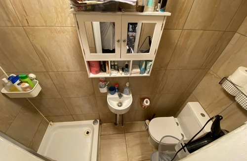 Burnt Oak House | Tiny warm home family