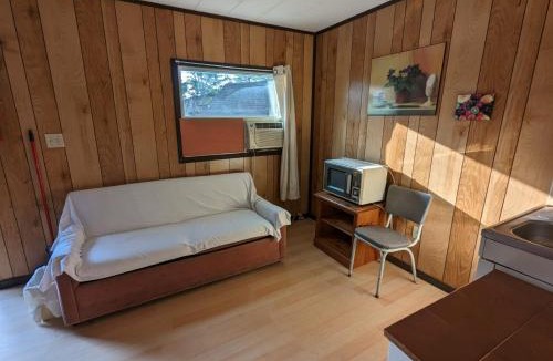 Wasaga Beach House | Tiny Wood Cottage 20