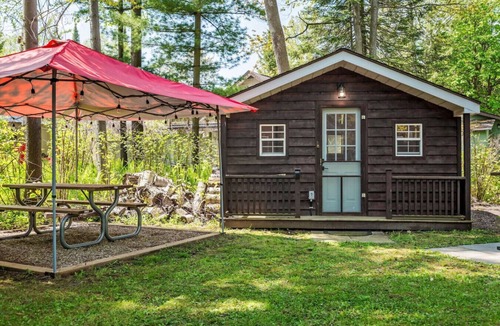Wasaga Beach House | TinyHome | Watercrafts+FirePit+BBQ