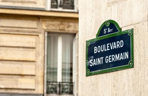 Saint-Germain-des-Pres Apartment | TinyHouse Inn Saint-Germain-des-Près