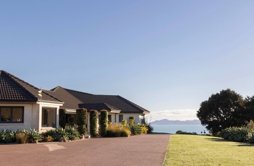 Clevedon House | Tio Point - Clevedon Family Getaway