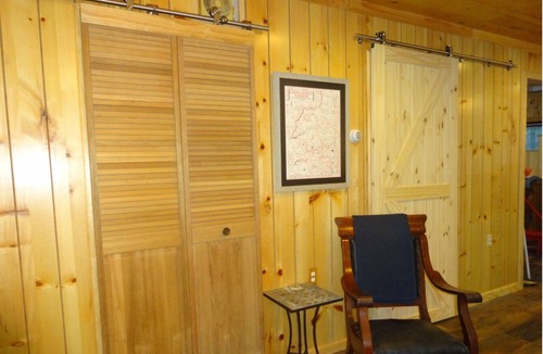 Tylersburg House | Tionesta HY Cabin, Rustic 3 Bedroom that sleeps 10.