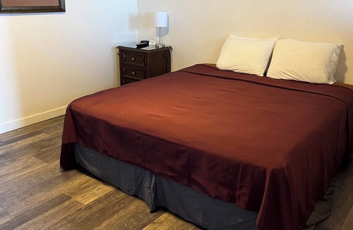 Lihue Hotel | Tip Top Motel Cafe & Bakery