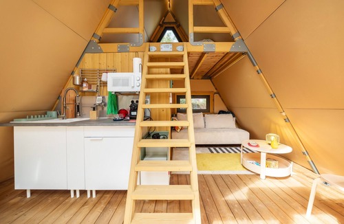 Le Boulou Cottage | Tipi Lodge Glamp 'Marguerite' with Nordic Bath, Private Terrace, and Air Conditioning