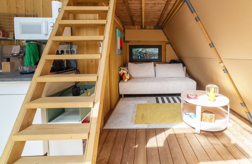 Le Boulou Cottage | Tipi Lodge Glamp 'Marguerite' with Nordic Bath, Private Terrace, and Air Conditioning