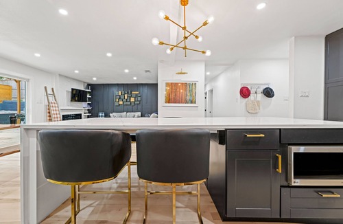 Dallas House | Tipperary Oasis: 3 Beds & a Private Pool