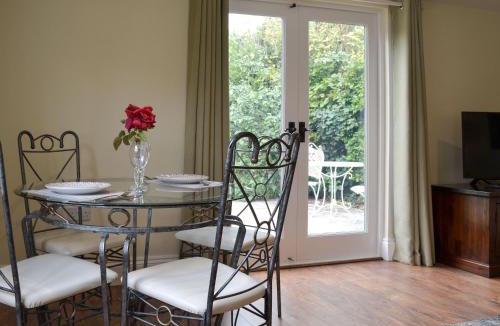 Trowbridge House | Tiptoe