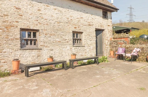 Bedwas Trethomas & Machen House | Tipyn Bach