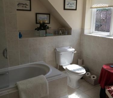 Thakeham Bed & Breakfast | Tirol House