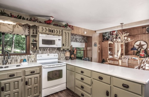 Ruidoso Cabin | Tis Holiday Haus | Amazing Views, Hot Tub!