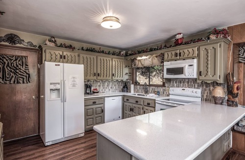 Ruidoso Cabin | Tis Holiday Haus | Amazing Views, Hot Tub!