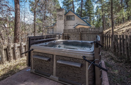 Ruidoso Cabin | Tis Holiday Haus | Amazing Views, Hot Tub!