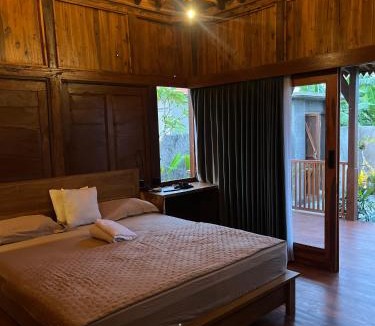 Blahbatuh Villa | Tita Wooden House