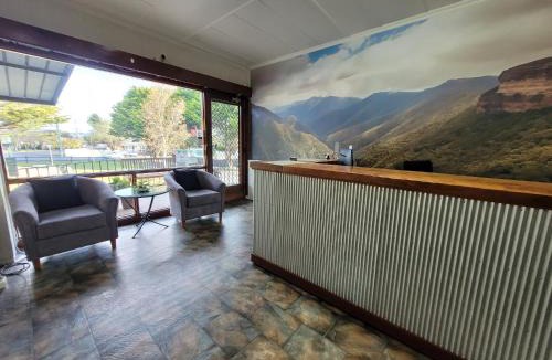 Oberon Hotel | Titania Motel