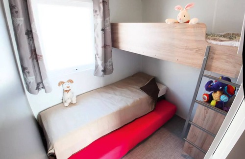 Limeuil House | TITHOME - Toilé bungalow sleeps 4