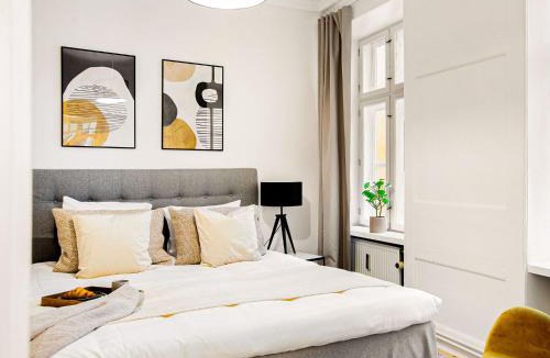 Copenhagen City Centre Apartment | Tivoli 1- Lovely 2-Bdr Apt near Tivoli
